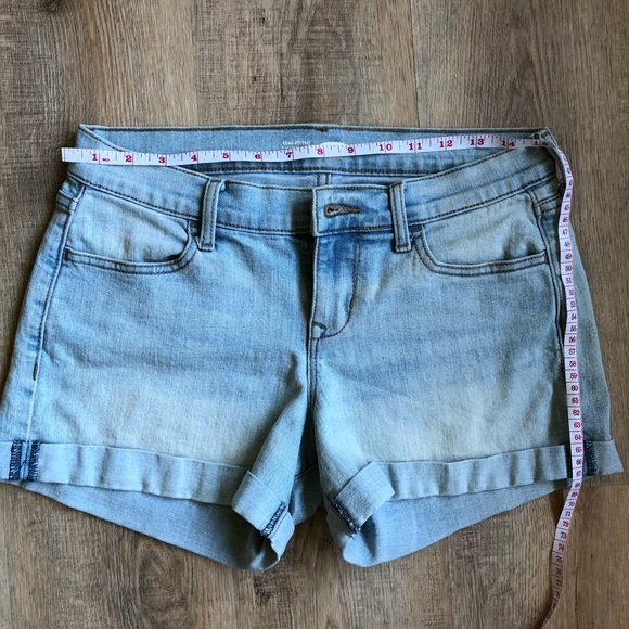 Old navy light wash denim shorts - Picture 1 of 7
